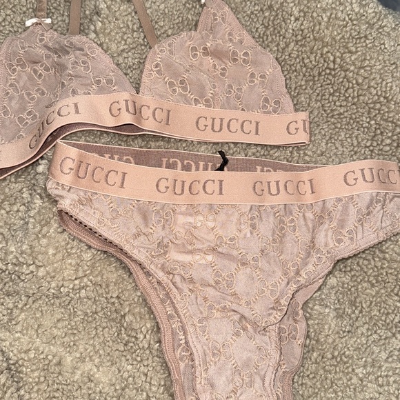 Gucci Pink Lace Bra Intimates - Picture 5 of 6